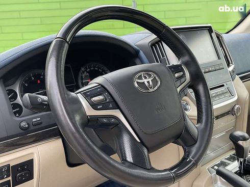 Toyota Land Cruiser 2019 - фото 15