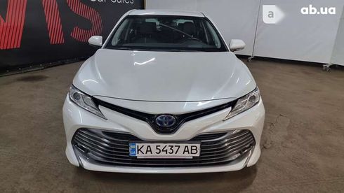 Toyota Camry 2019 - фото 3