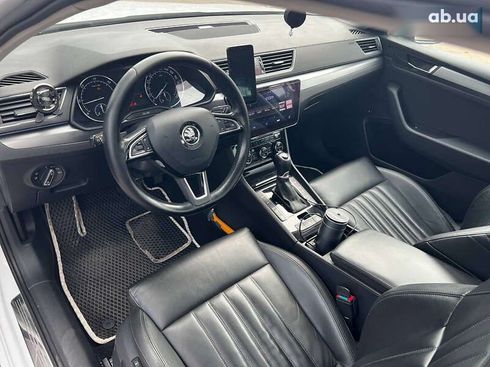 Skoda Superb 2018 - фото 12