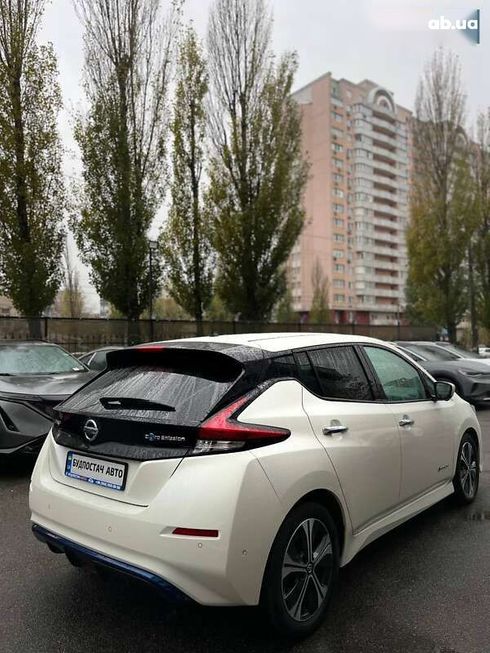 Nissan Leaf 2019 - фото 8