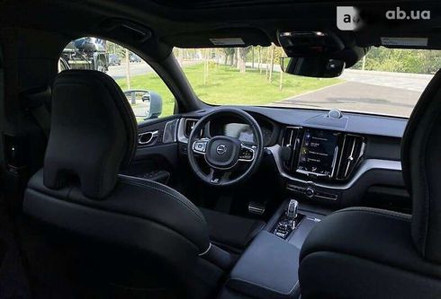Volvo XC60 2018 - фото 8