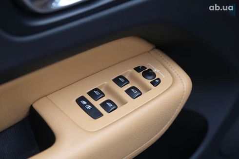 Volvo XC60 2020 - фото 28