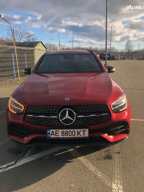 Mercedes-Benz GLC-Класс 2019 красный - фото 8
