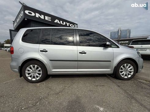 Volkswagen Touran 2012 - фото 7