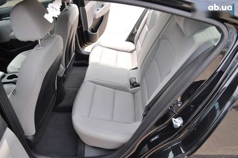 Hyundai Elantra 2017 - фото 29