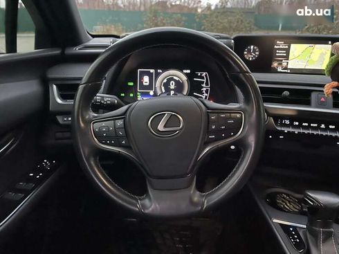 Lexus UX 2019 - фото 15