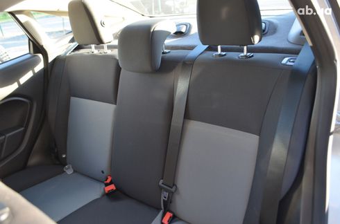 Ford Fiesta 2018 серый - фото 13