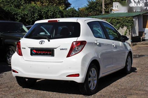 Toyota Yaris 2014 - фото 9