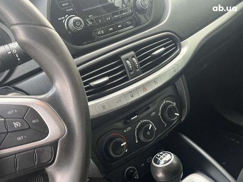 Fiat Tipo 2019 красный - фото 23