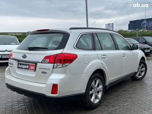 Subaru Outback 2014 белый - фото 7