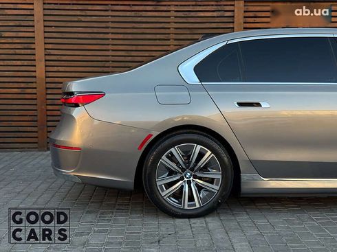 BMW i7 2023 - фото 12