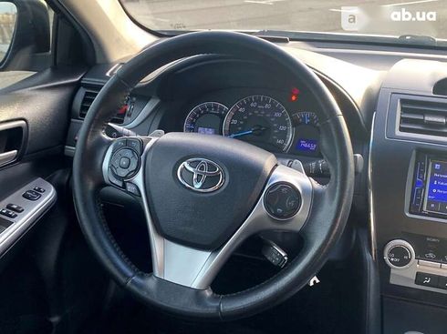 Toyota Camry 2013 - фото 29