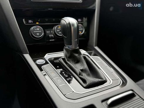 Volkswagen Passat 2017 - фото 24