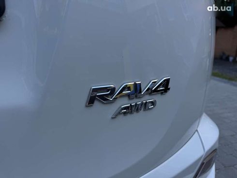 Toyota RAV4 2017 - фото 17