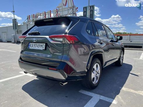 Toyota RAV4 2020 - фото 8