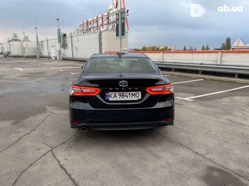 Toyota Camry 2020 - фото 5