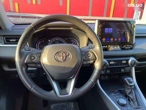 Toyota RAV4 2020 - фото 16