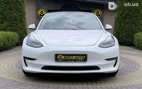 Tesla Model 3 2021 - фото 2