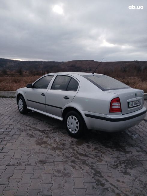 Skoda Octavia 2004 серый - фото 2