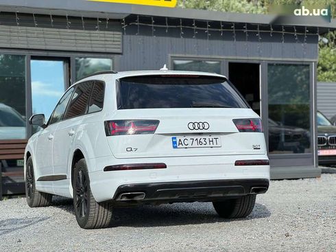 Audi Q7 2017 - фото 11