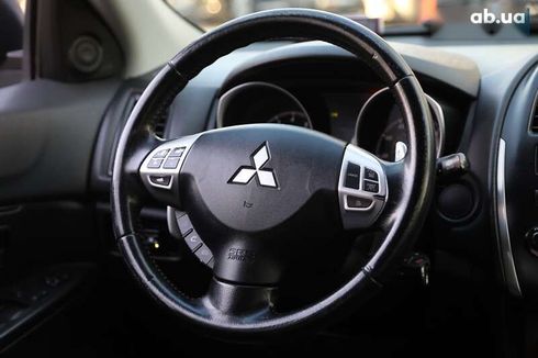 Mitsubishi Outlander 2013 - фото 12