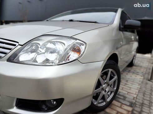 Toyota Corolla 2004 - фото 2