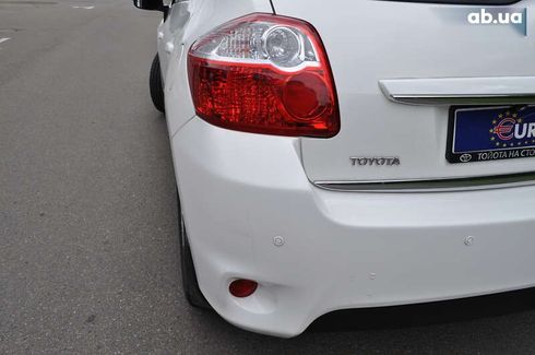 Toyota Auris 2011 - фото 16