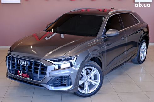 Audi Q8 2020 серый - фото 2