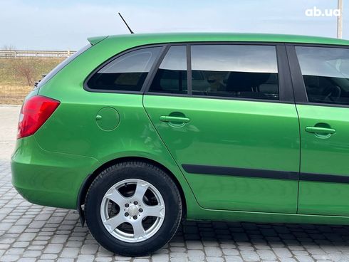 Skoda Fabia 2013 зеленый - фото 8