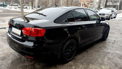 Volkswagen Jetta 2012 черный - фото 12