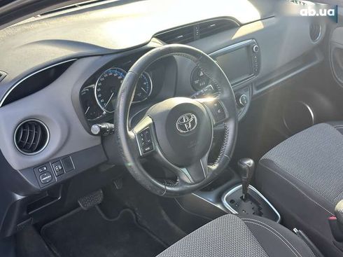 Toyota Yaris 2015 - фото 15