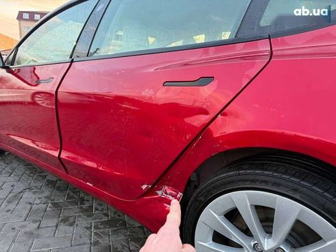 Tesla Model 3 2021 - фото 2