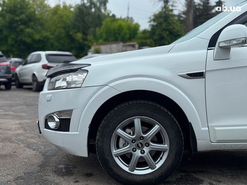 Chevrolet Captiva 2013 белый - фото 6