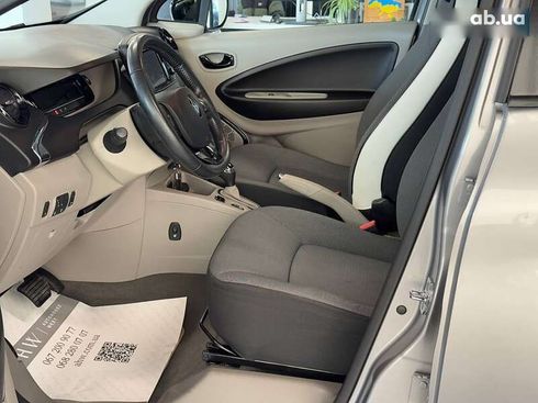 Renault Zoe 2016 - фото 24