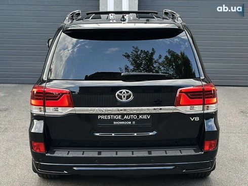 Toyota Land Cruiser 2017 - фото 18