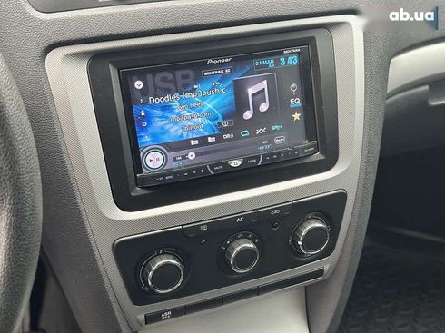 Skoda Octavia 2012 - фото 21