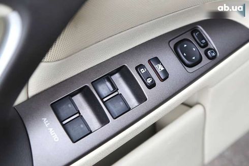 Lexus IS 2010 - фото 24