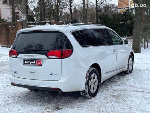 Chrysler Pacifica 2017 белый - фото 8