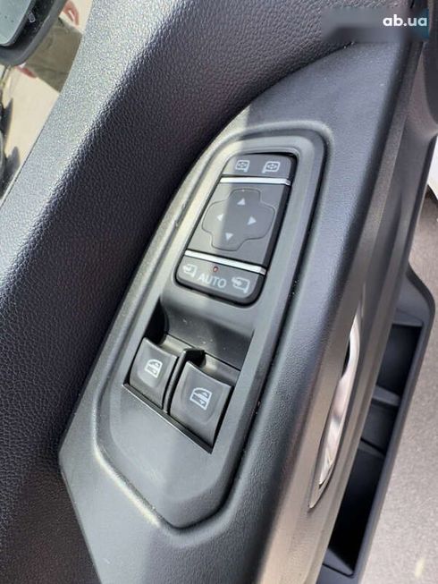 Renault Trafic 2021 - фото 19