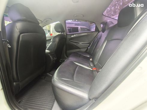 Hyundai Sonata 2016 белый - фото 12