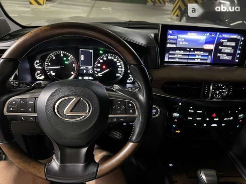 Lexus LX 2016 - фото 22