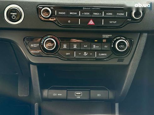 Kia Niro 2019 - фото 25