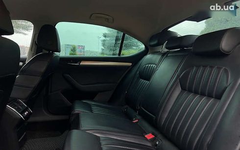 Skoda Superb 2018 - фото 16