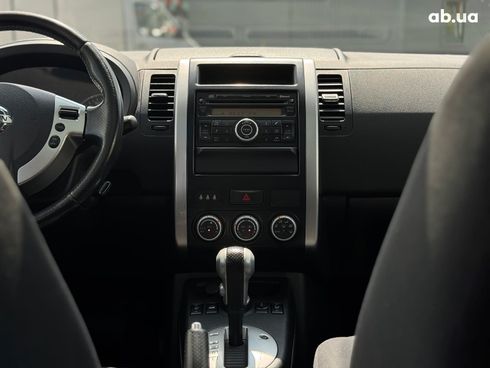 Nissan X-Trail 2011 черный - фото 24