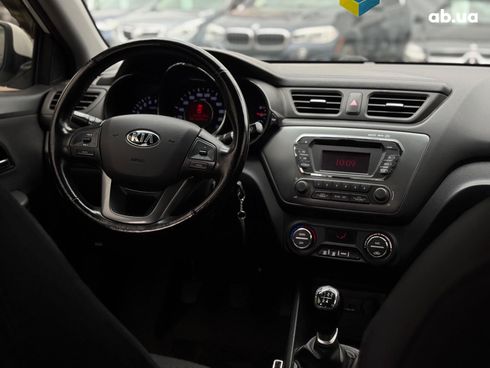 Kia Rio 2013 белый - фото 39