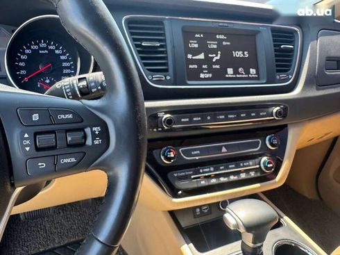 Kia Carnival 2019 - фото 11