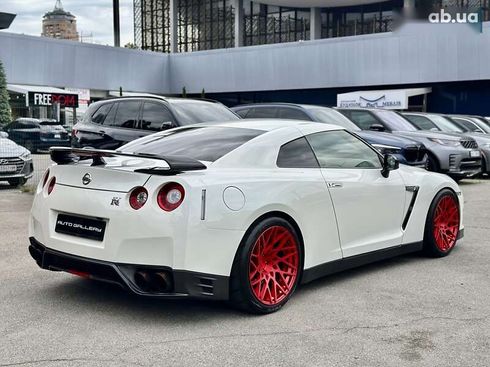 Nissan GT-R 2013 - фото 10