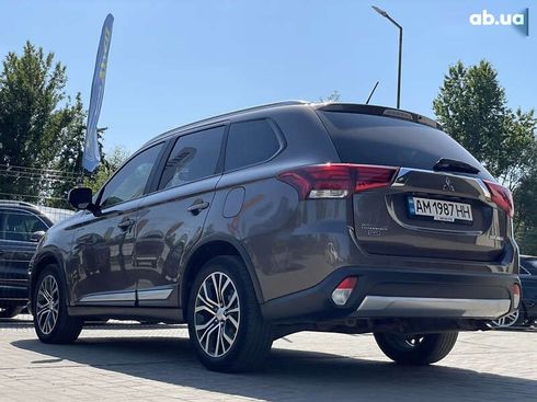 Mitsubishi Outlander 2016 - фото 21