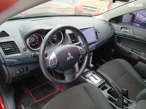 Mitsubishi Lancer 2016 красный - фото 30