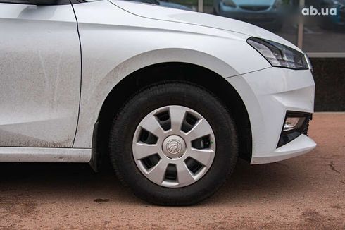 Skoda Fabia 2022 - фото 6